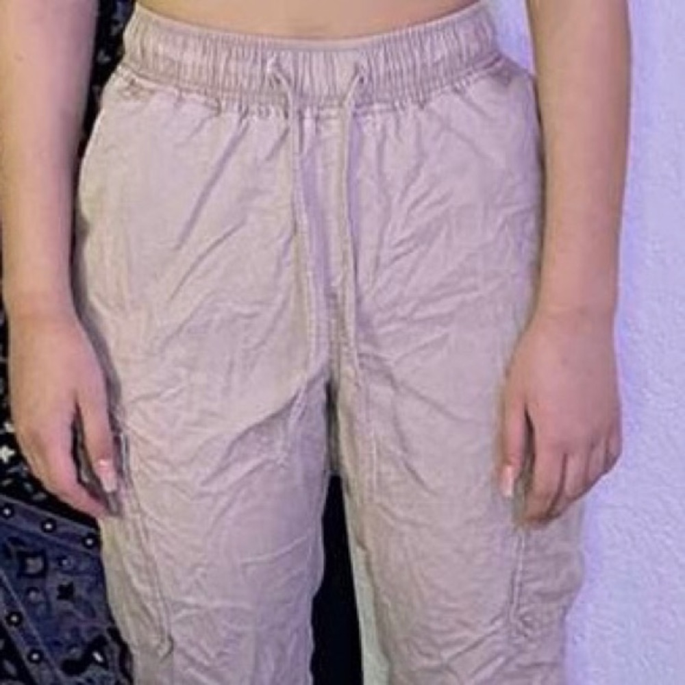 khaki pants